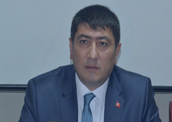 Birden fazla şantiye'ye şeflik yapanları eleştirdi